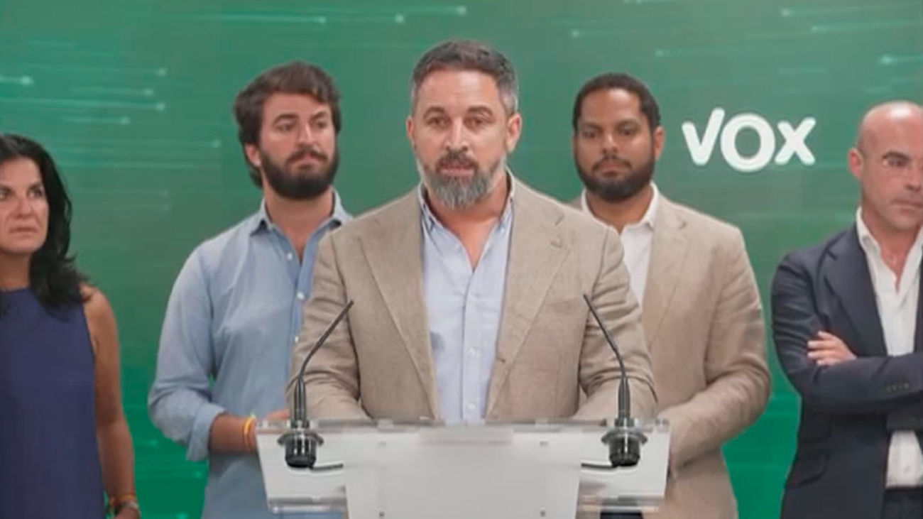 Abascal acusa a Feijóo de blanquear el sanchismo y asegura estar “preparado” para cualquier escenario
