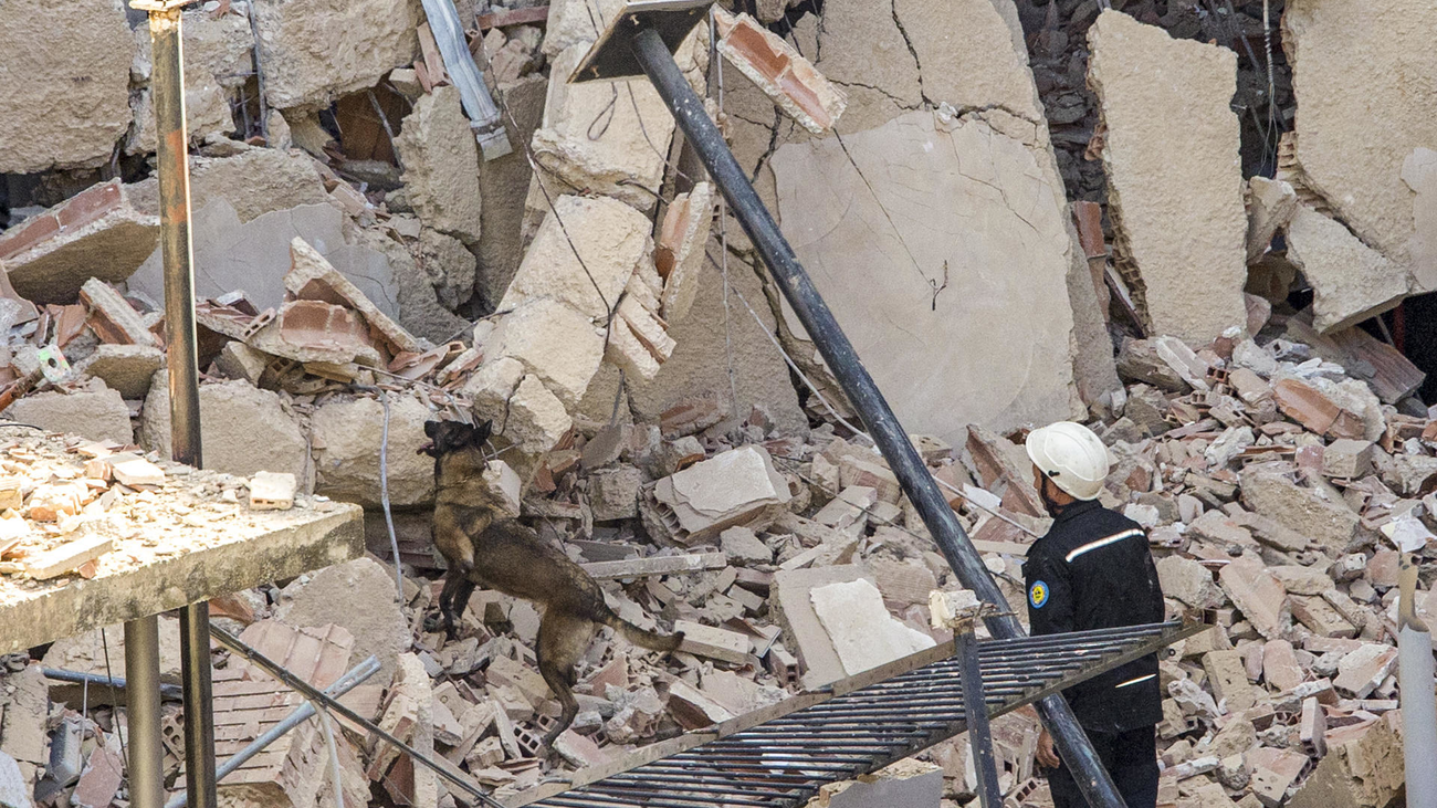 Un trabajador muere en el derrumbe del colegio Adoratrices en Logroño