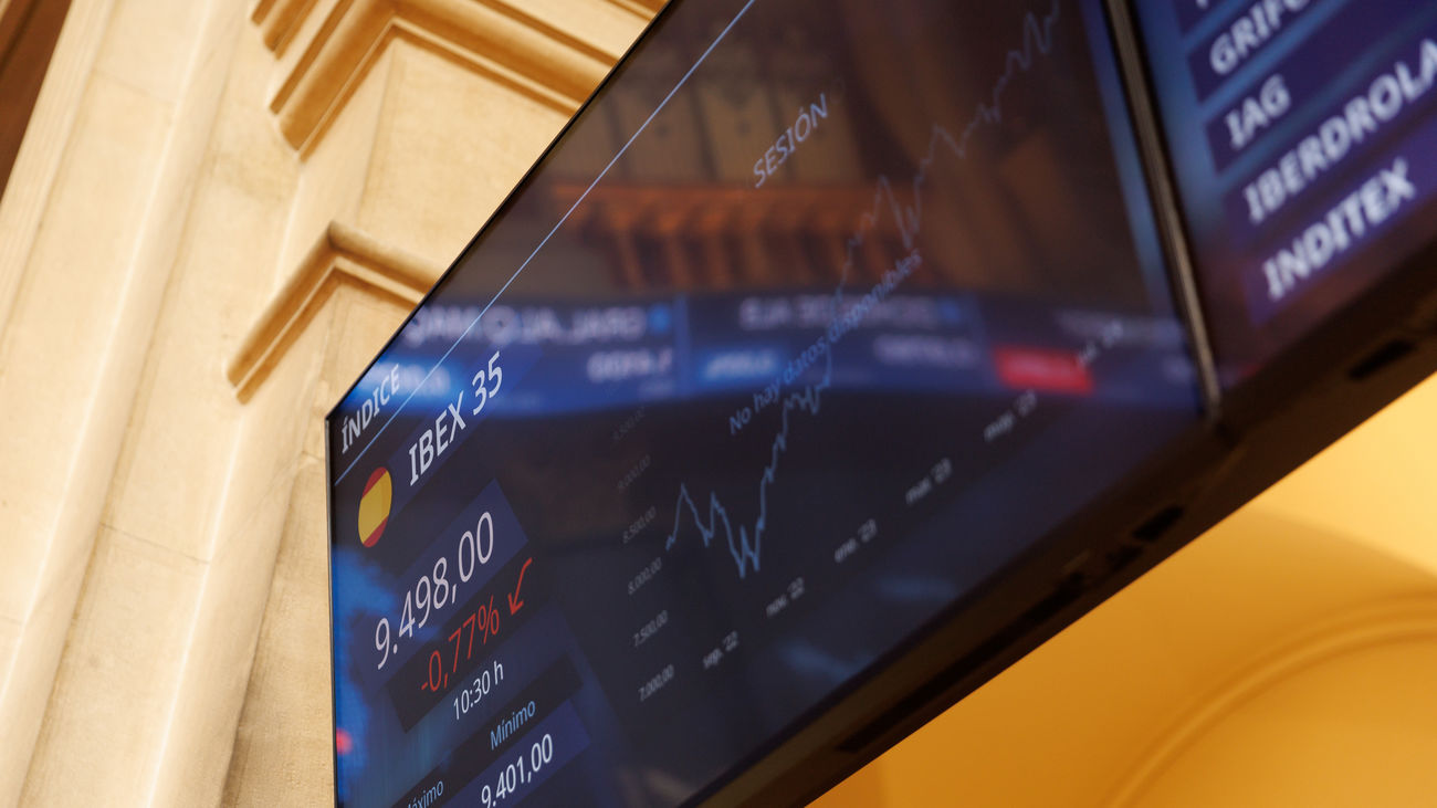 El Ibex sigue a la baja y se deja este martes un 0,25%