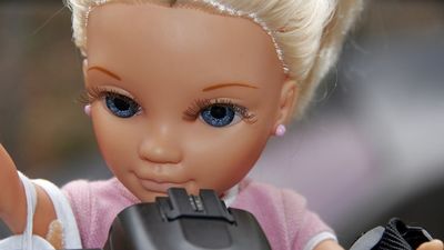 Identificada una mujer por la venta fraudulenta de muñecas 'Nancy'