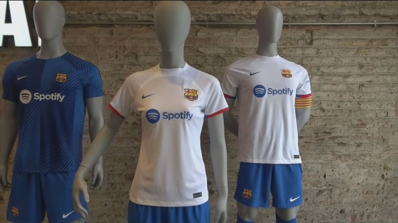 El Barcelona presenta su segunda equipación de color ¡blanco!