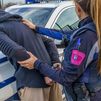 Detenida en Puente de Vallecas una mujer por dejar a su hija sola para ir de fiesta y su pareja por agredirla