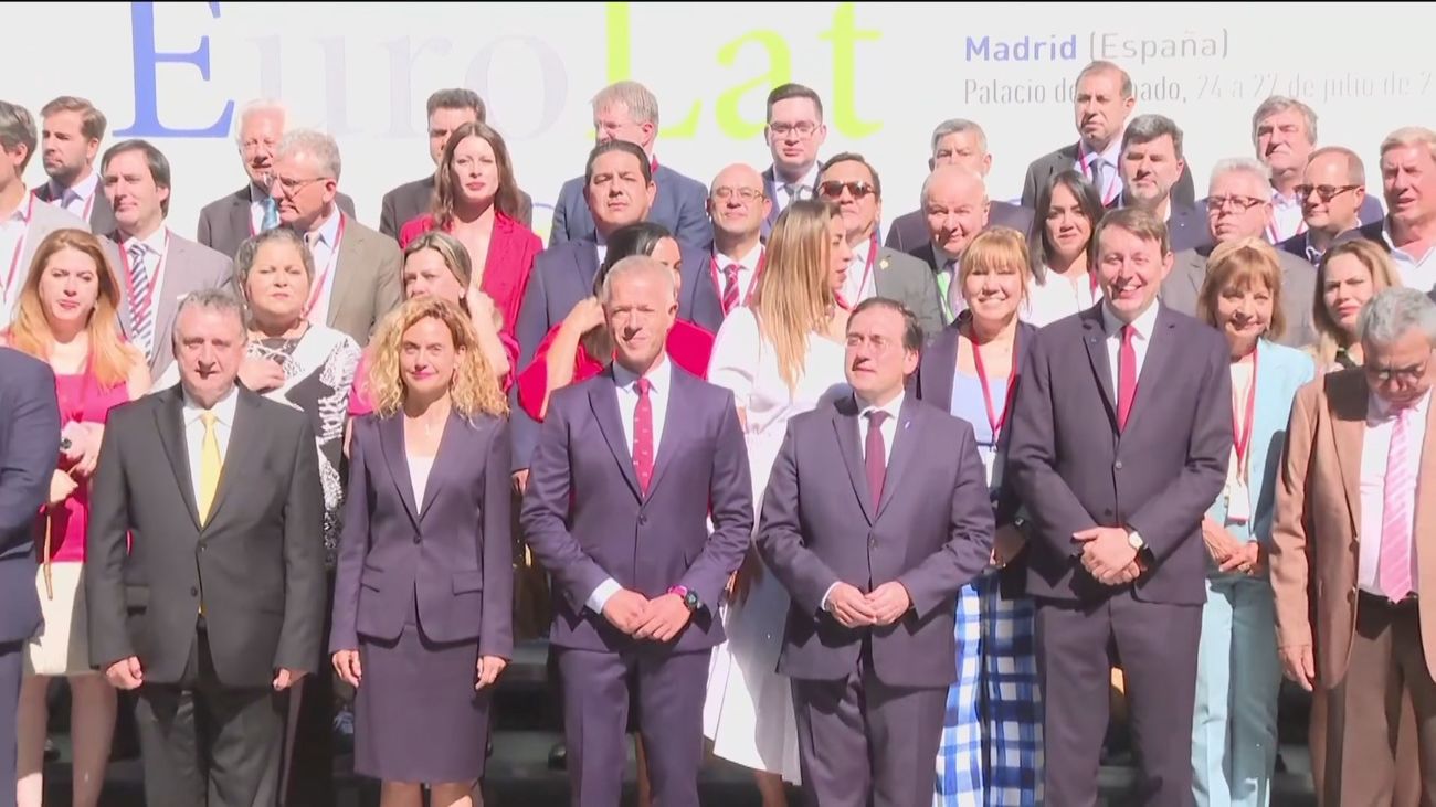 Albares anima a "reforzar definitivamente" las relaciones UE-América Latina