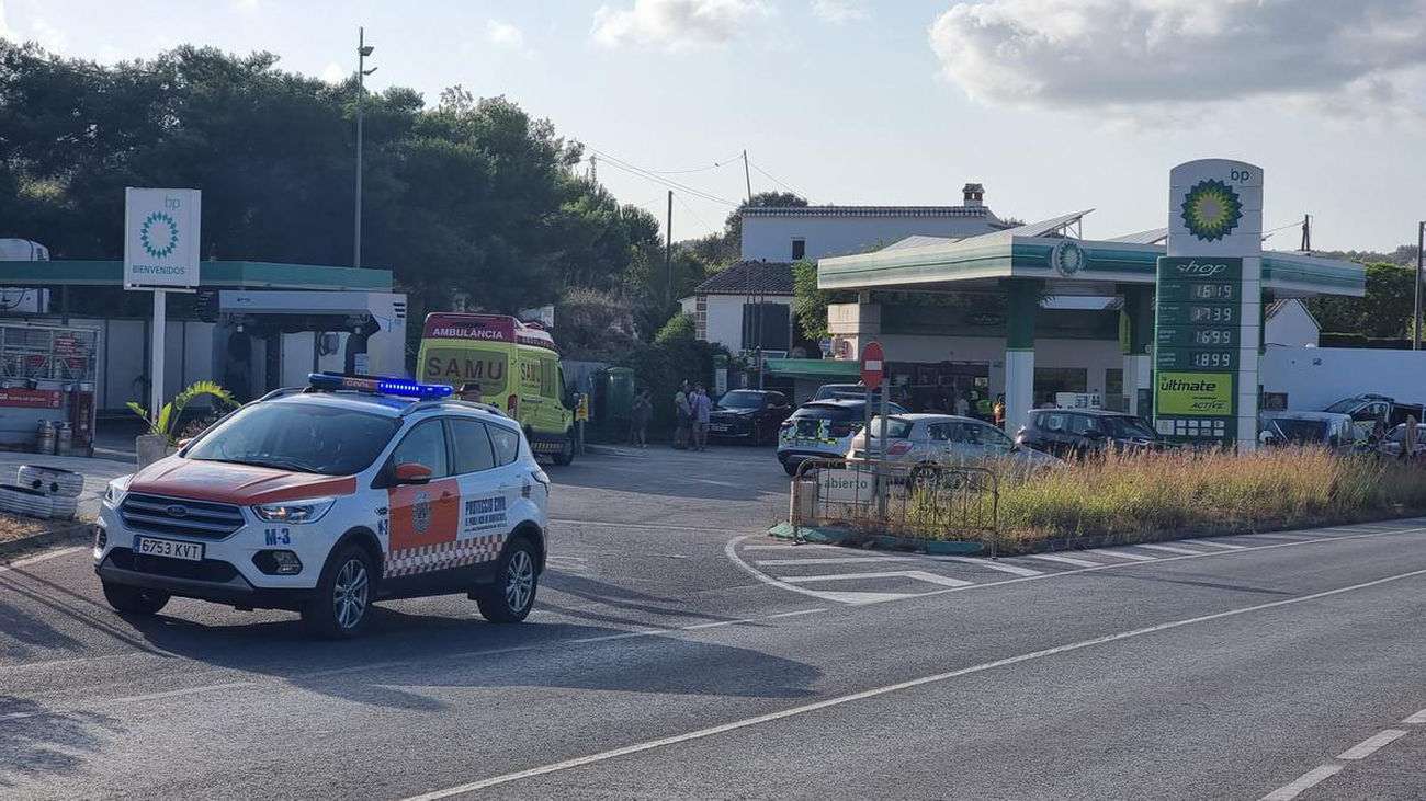 Un muerto al empotrarse un coche contra una gasolinera en Benitatxell