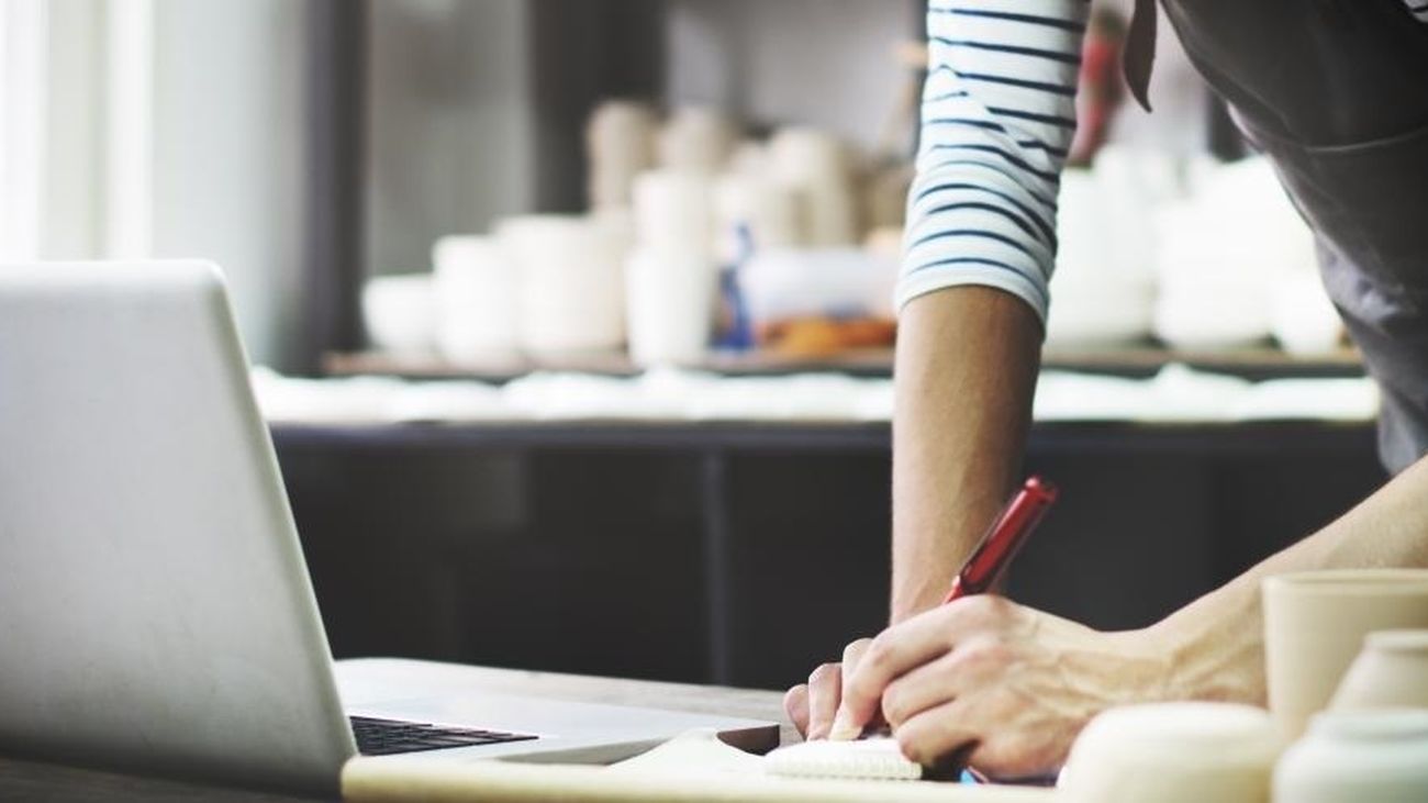 El pequeño comercio pierde más de 18.000 negocios en un año