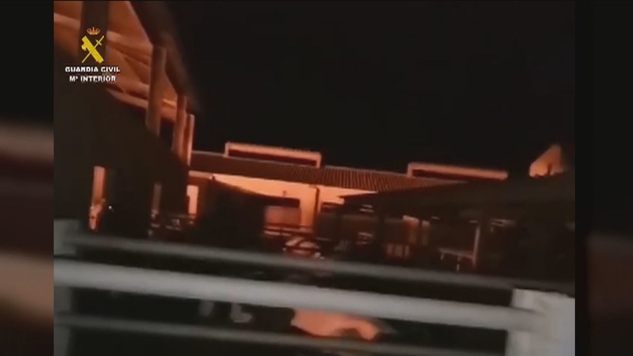 La Guardia Civil rescata a 110 terneros del incendio en una granja en Huesca