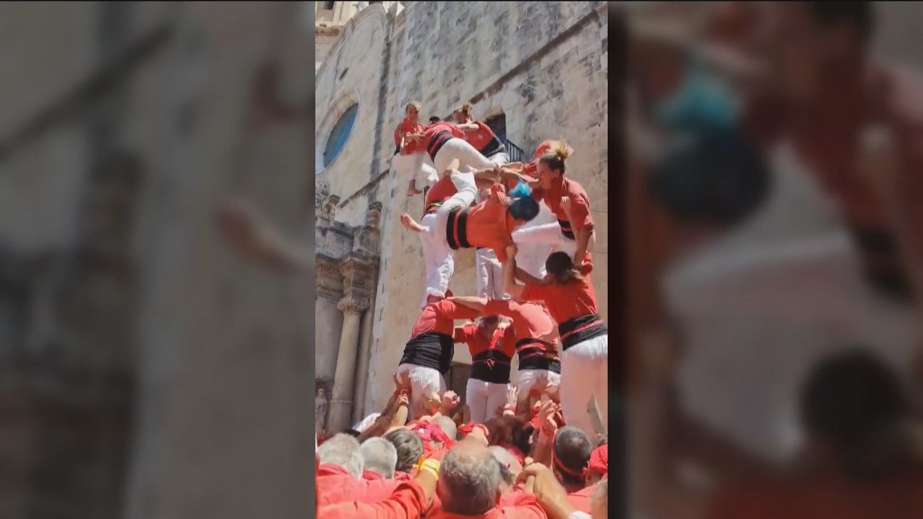 Cuatro heridos al desplomarse un 'castell' en El Vendrell