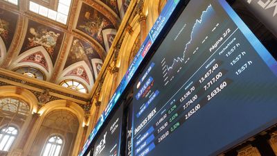 Ligera caída del Ibex con un balance semanal en positivo del 1,2%