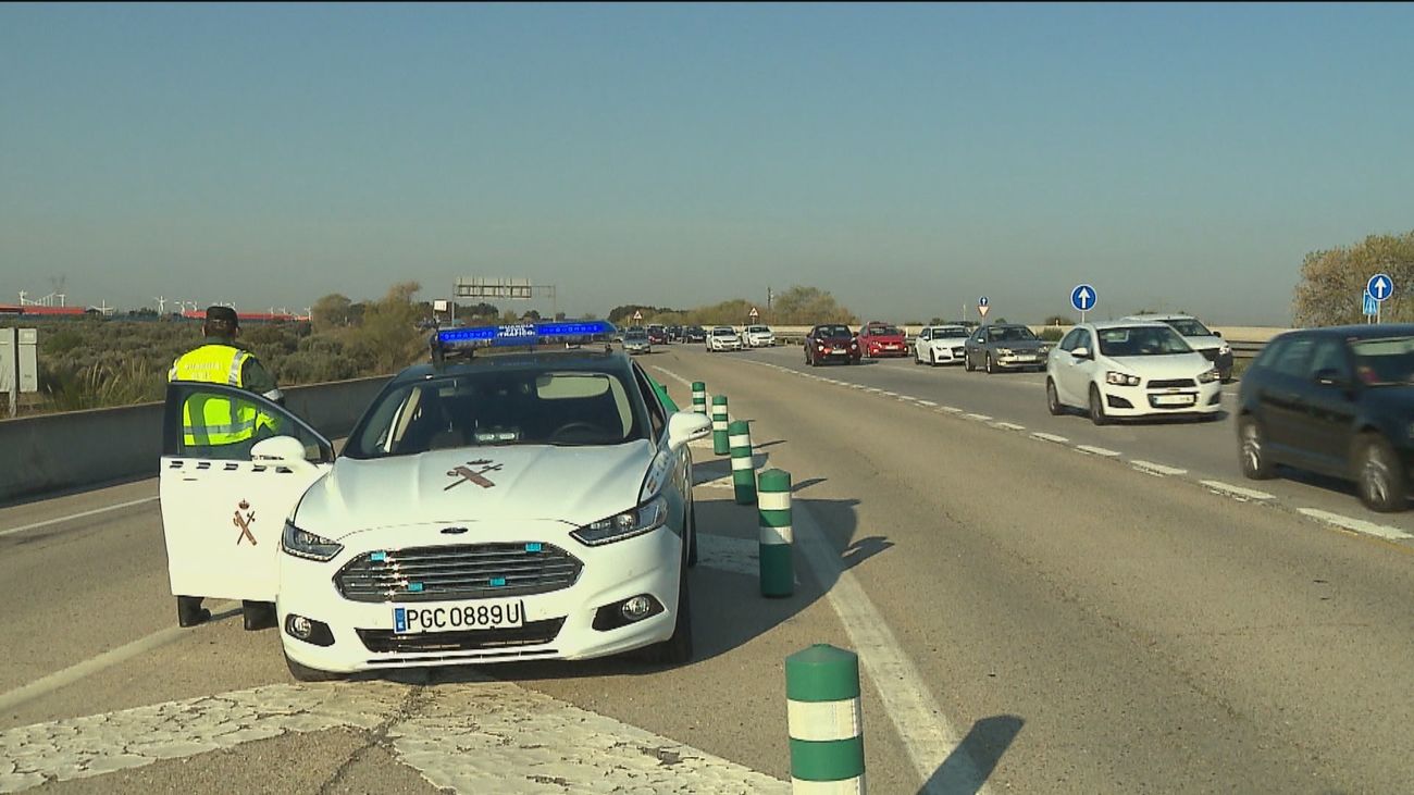 El incendio de un camión obliga a cortar la A-2 sentido Madrid  a su paso por Guadalajara