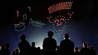 Llegan los espectáculos con drones como alternativa a la pirotecnia en las fiestas