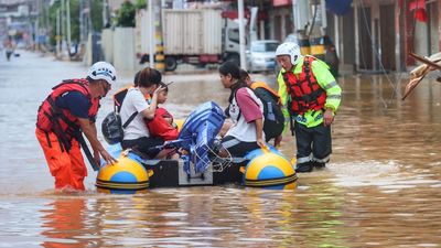 El tifón 'Doksuri' deja casi un millón de afectados en China, en alerta por desastre natural