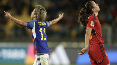 España sin defensa y sin ataque cae 4-0 frente a Japón y pasa como segunda de grupo