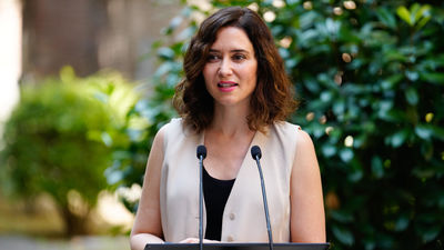 Ayuso: "Reinterpretar la Constitución no se ha visto ni en los populismos de América"