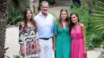 Primer posado de los reyes acompañados por sus hijas en Mallorca