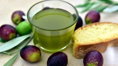 Si puede pagarlo, el aceite de oliva virgen es bueno para personas obesas y prediabéticas