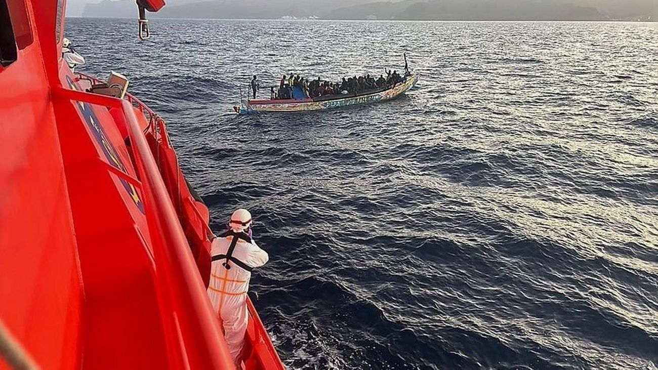 Cayuco rescatado por Salvamento Marítimo en la costa mediterránea