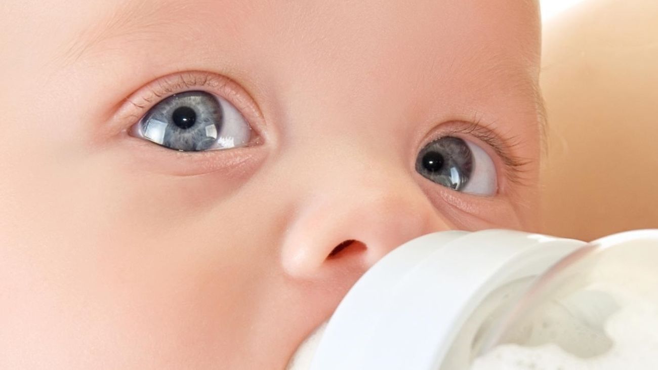 Las madres con VIH recibirán gratis leche de fórmula para prevenir el contagio a sus bebés