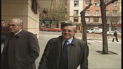 El exespía Francisco Paesa, testaferro de Roldán, falleció en mayo a las afueras de París