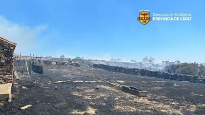 Desalojo de vecinos en La Línea por un incendio en el paraje de Santa Margarita