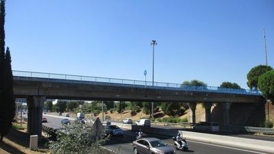 Comienza el desmontaje del puente de acceso a la Moncloa sobre la M-30