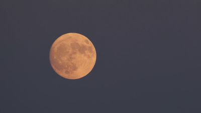 Espectacular superluna del Esturión en Madrid