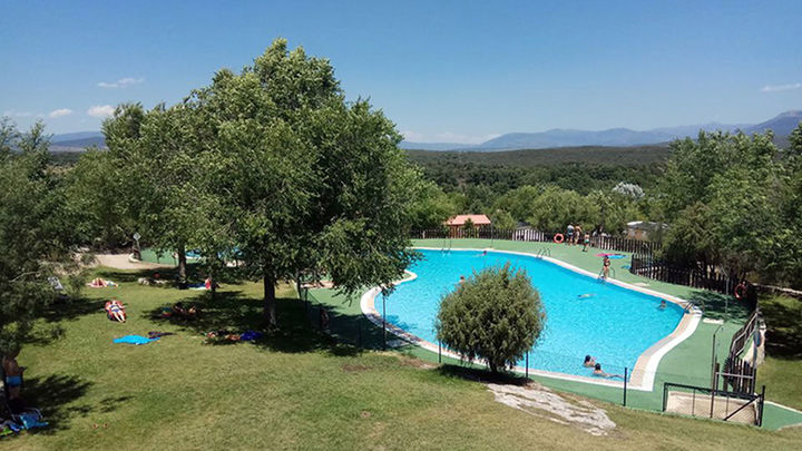 Piscina / CAMPING EL PICACHUELO