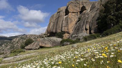 El autobús gratuito que une Manzanares El Real con La Pedriza vuelve a estar activo desde este sábado