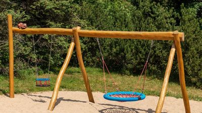 Detenidos dos padres por una brutal pelea por el turno de un columpio