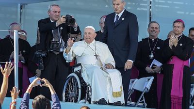 Más de 800.000 personas acompañan al papa Francisco en un Viacrucis durante la JMJ