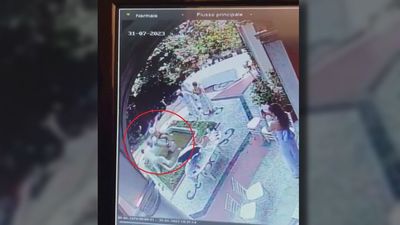 Nueva 'turistada' en Italia: destrozan una escultura de 150 años por hacerse un selfie