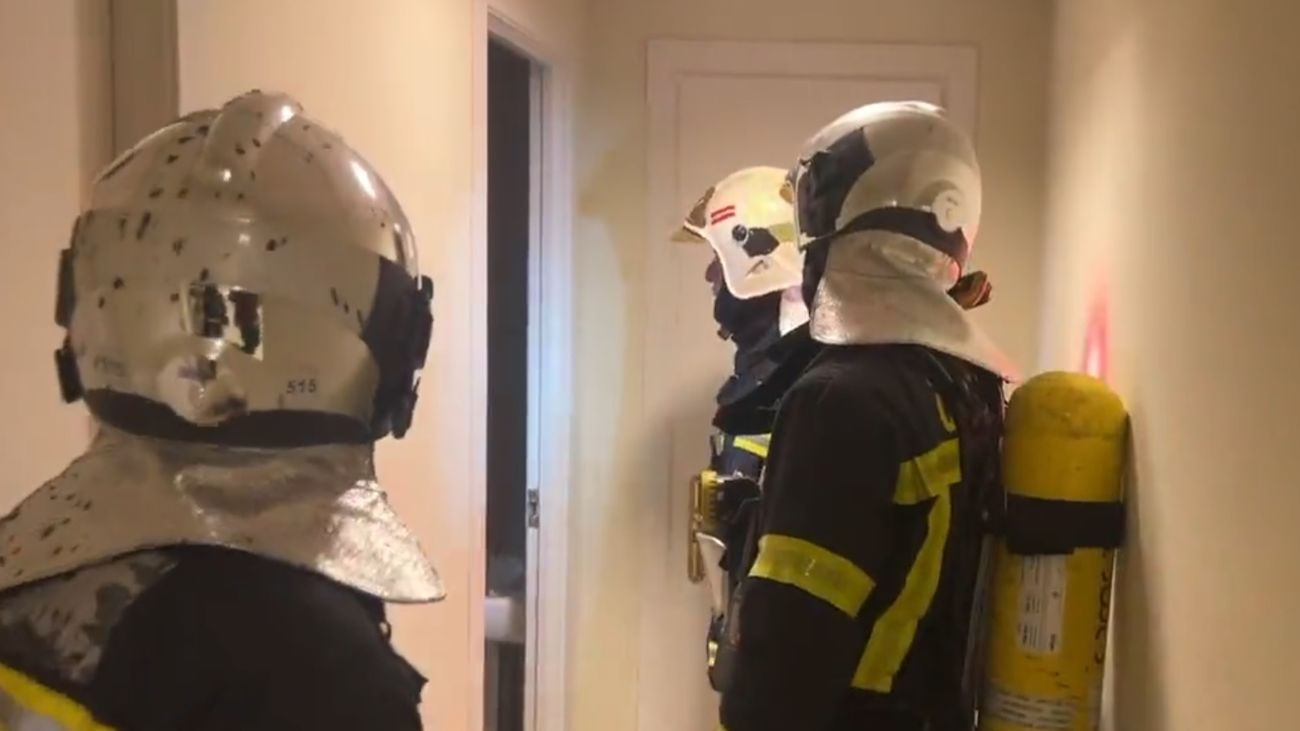 Incendio en una nave del polígono industrial El Carralero en Majadahonda