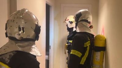 Incendio en una nave del polígono industrial El Carralero en Majadahonda