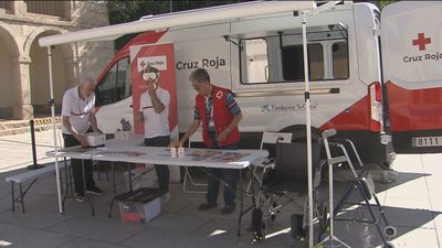 Cruz Roja Sierra Norte ofrece asistencia e información con su campaña itinerante de verano