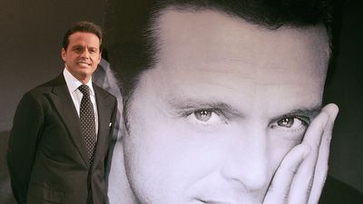 Polémica con Luis Miguel: ¿Actúa un doble en sus conciertos?