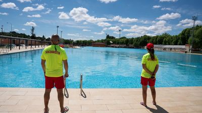 Dos niños de corta edad mueren ahogados en piscinas en Murcia y Sevilla