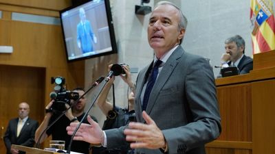 Azcón es investido presidente del primer Gobierno PP-Vox en Aragón con el apoyo del PAR