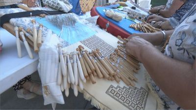 La maestría de las bolilleras, en Robledo de Chavela