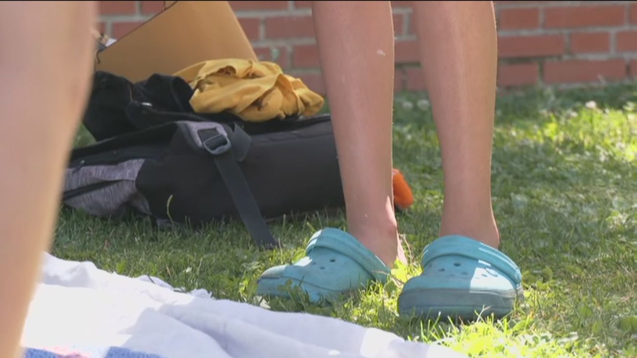 Chanclas y sandalias en verano: cómodas pero perjudiciales para los pies