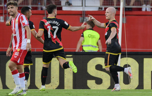 Isi ante el Almería / EFE