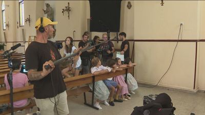 Ana Asensio rueda la 'La niña de la cabra' en la Parroquia San Matías en Madrid