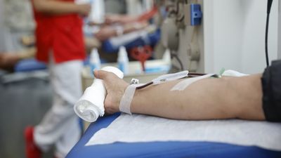 Los hospitales madrileños necesitan con urgencia donaciones de sangre del grupo 'A-'