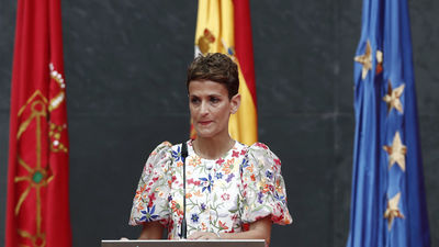 Chivite toma posesión como presidenta de Navarra y defiende un gobierno "abierto y dialogante"