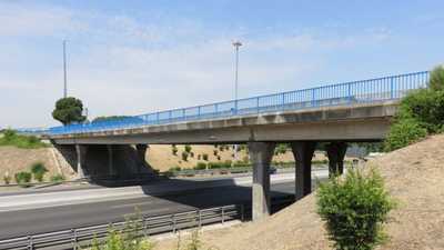 Madrid Calle 30 retira las vigas del tablero del puente de acceso al Palacio de la Moncloa sobre M-30