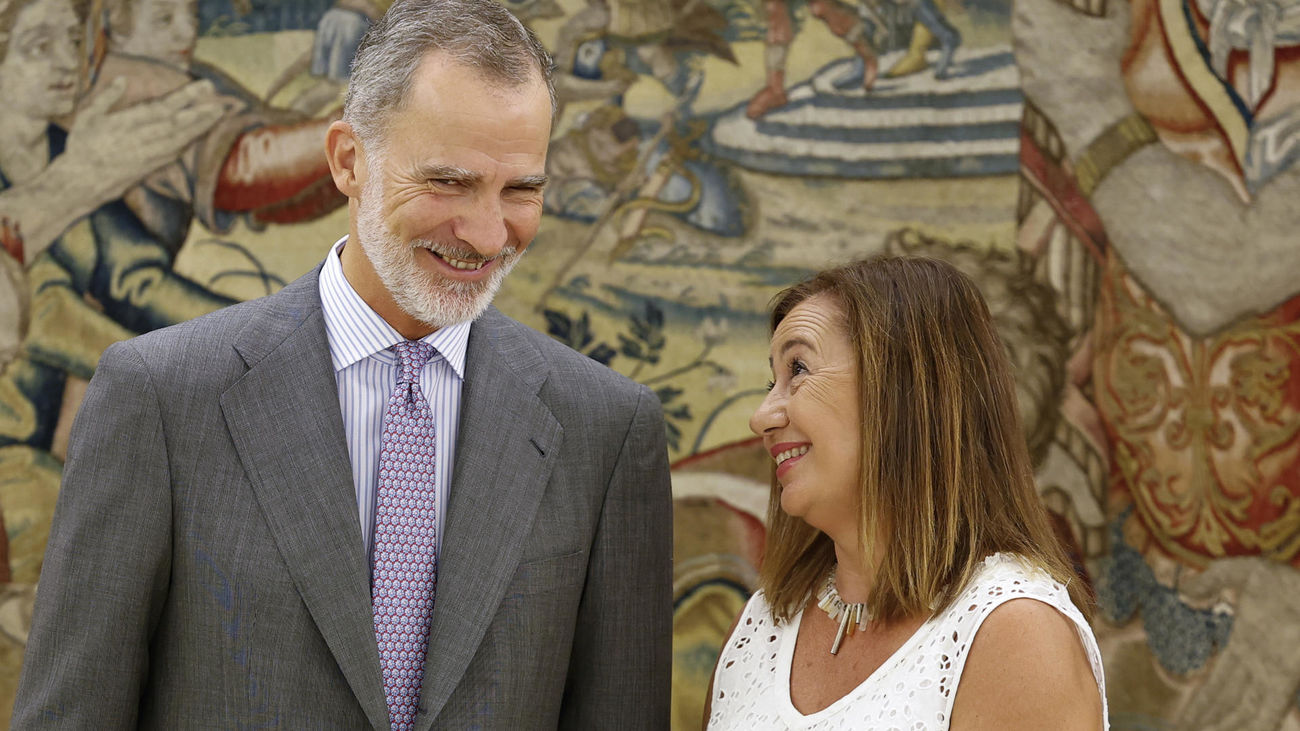 El Rey recibe a Armengol en Zarzuela como paso previo a la ronda de consultas de cara a la investidura