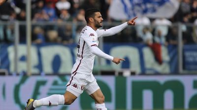 Atacan a tiros el coche del futbolista español Iago Falque en Colombia