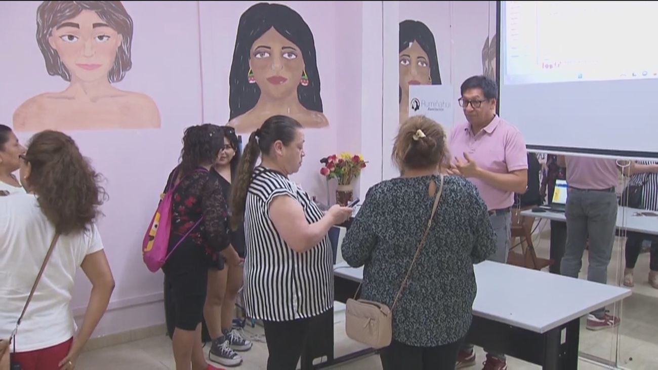 Los ecuatorianos residentes en Madrid se preparan para votar telemáticamente