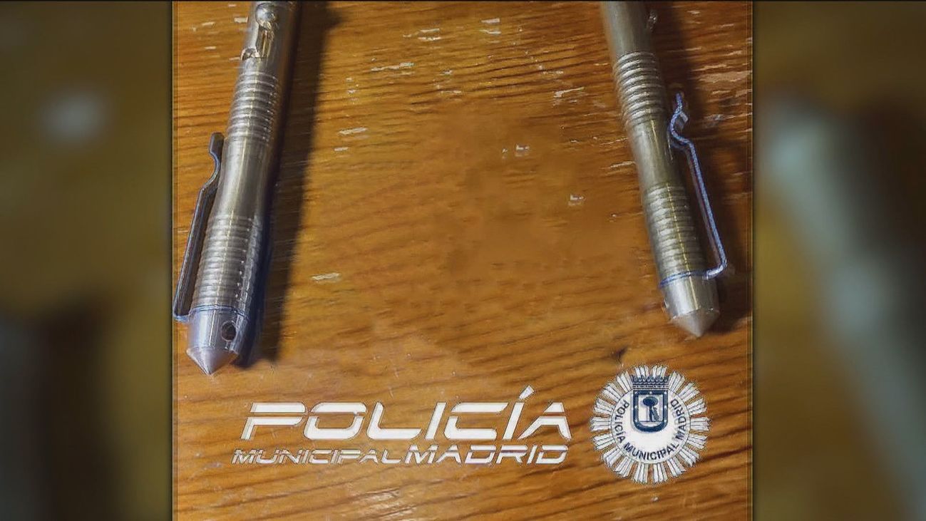 Armas de fuego camufladas en bolis, móviles o maletines