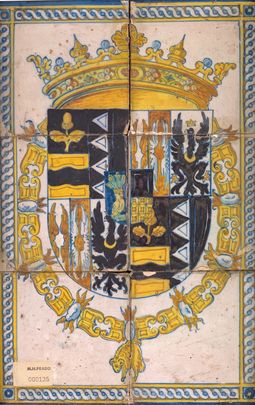 Uno de los escudos recuperados en la Casa del Rey de Arganda / AYTO ARGANDA DEL REY