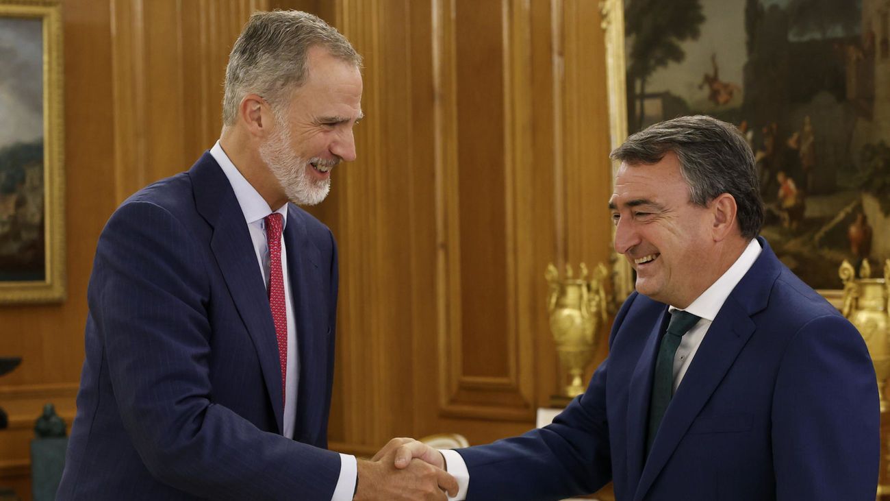 PNV reafirma al Rey su rechazo a apoyar una posible investidura de Feijóo