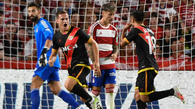 El Rayo gana 0-2 en Granada y consigue el pleno de victorias